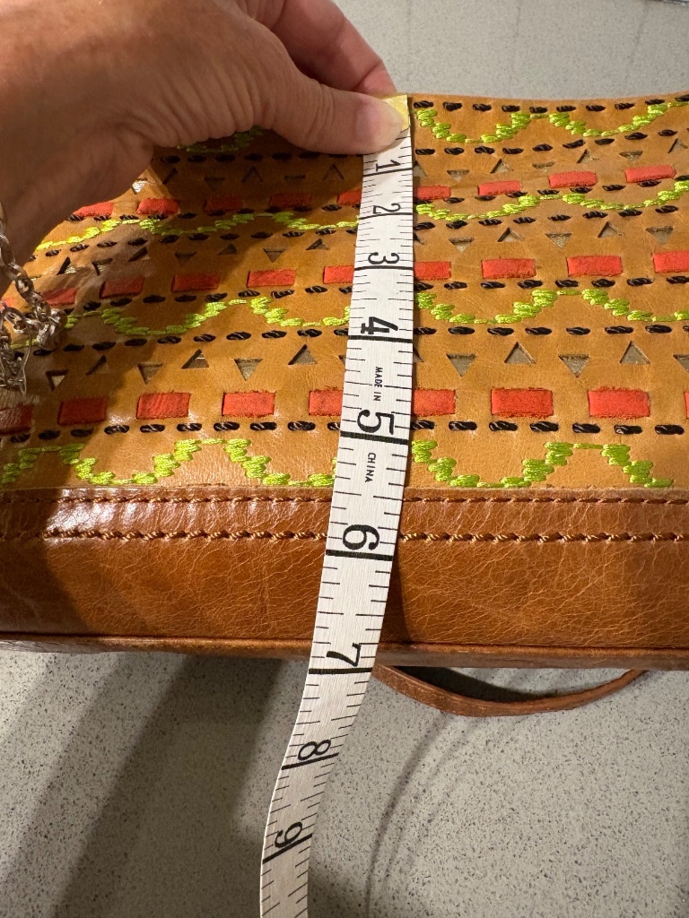 The Sak embroidered / woven leather crossbody bag - Picture 5 of 12